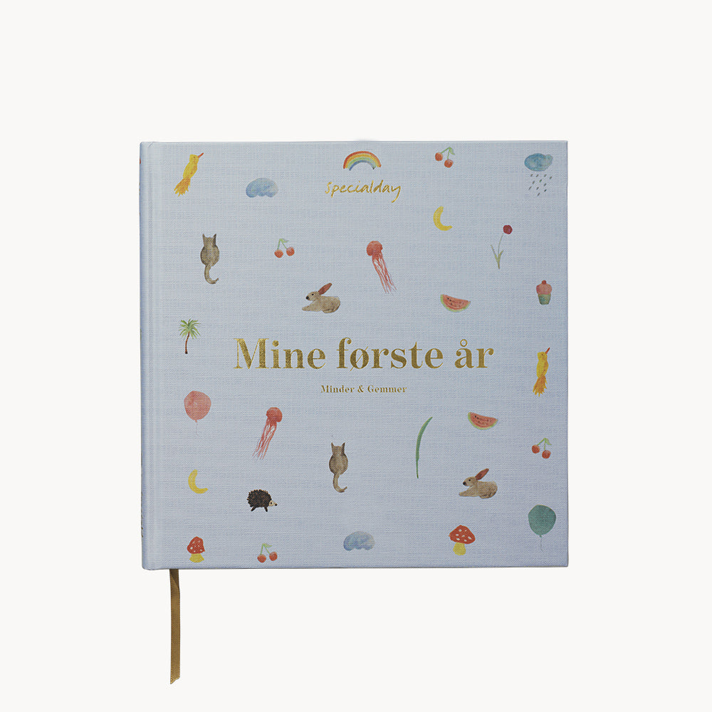pakke med bog & tilbehør