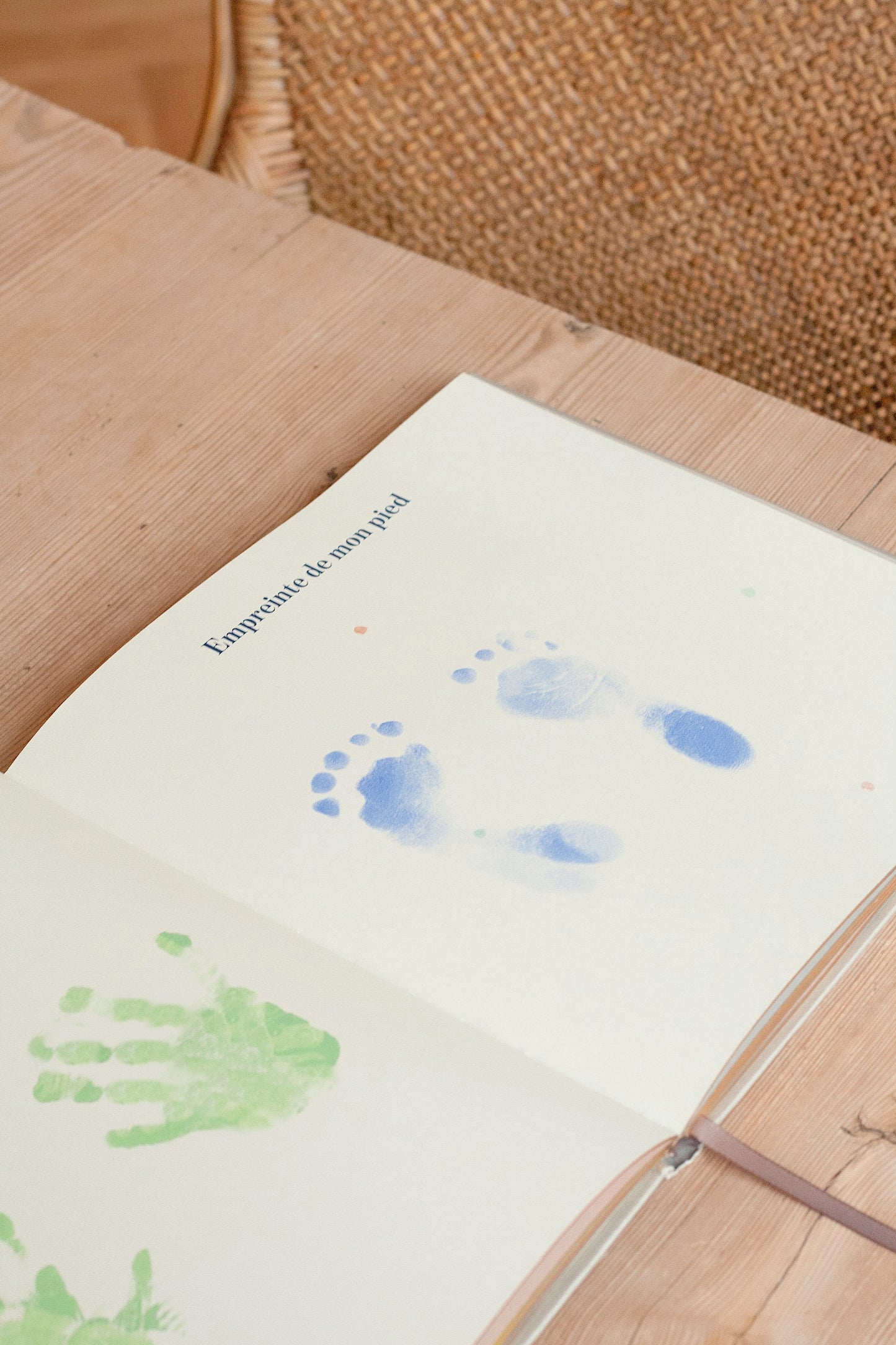hand & footprint – clean-touch – blue