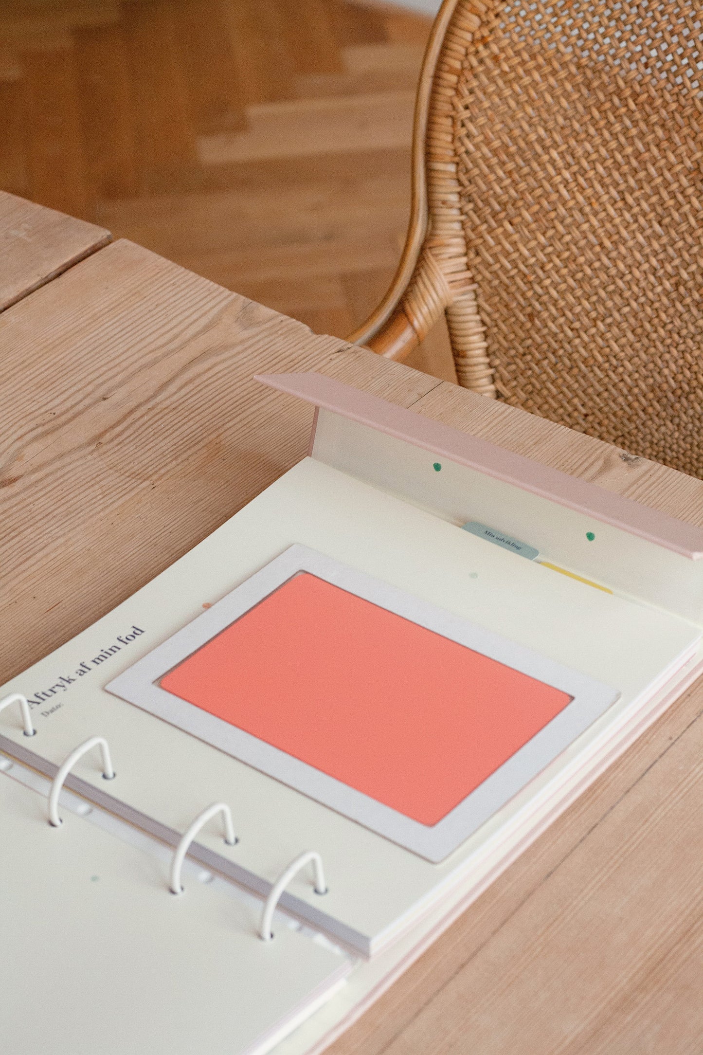 hand & footprint – clean-touch – coral