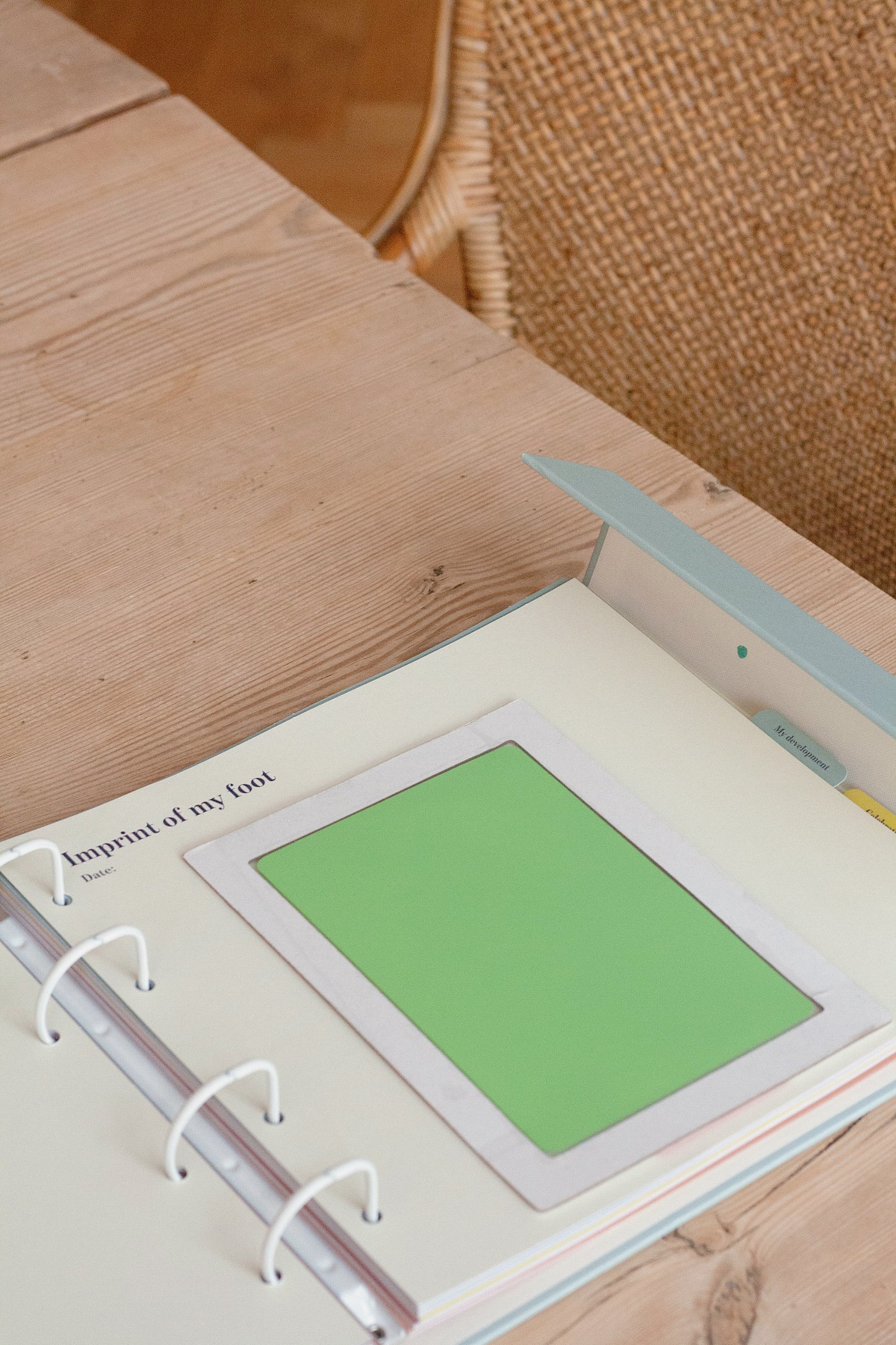 hand & footprint – clean-touch – green