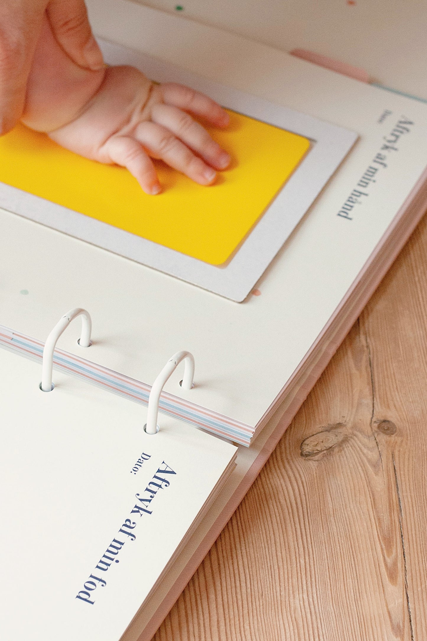 hand & footprint - clean-touch - yellow